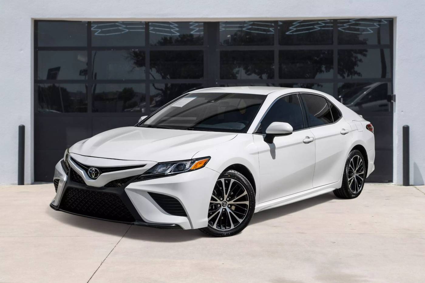 2018 Toyota Camry L — Sedan — 126,986 mi — Lewisville, TX