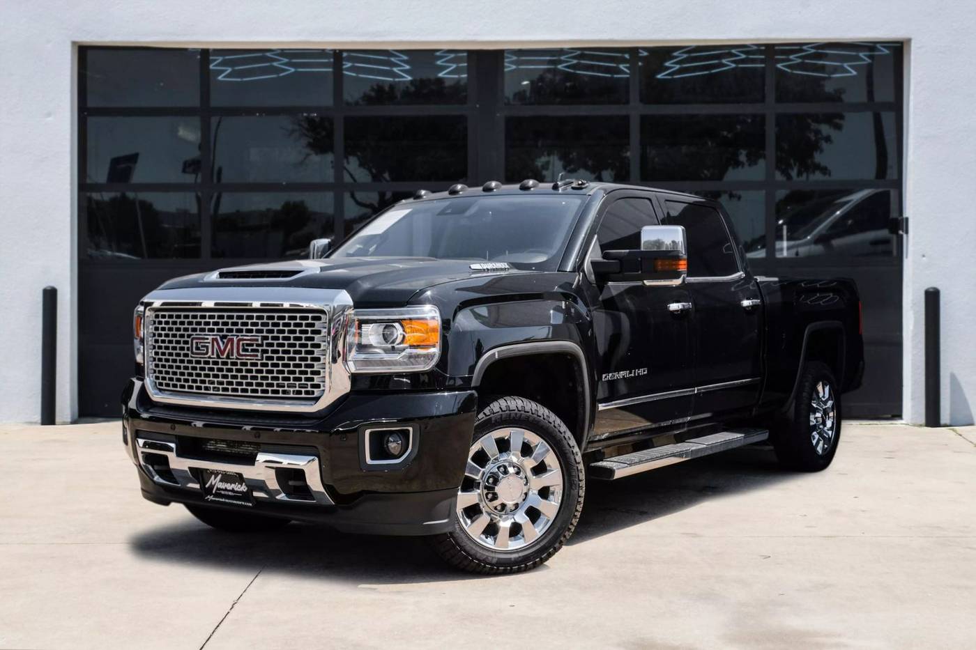 2017 GMC Sierra 2500HD Denali — Pickup Truck — 115,247 mi — Lewisville, TX