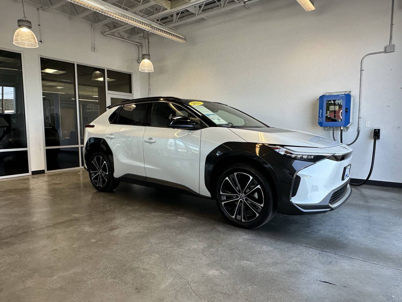 2023 Toyota bZ4X Limited — SUV — 22,223 mi — Longview, WA