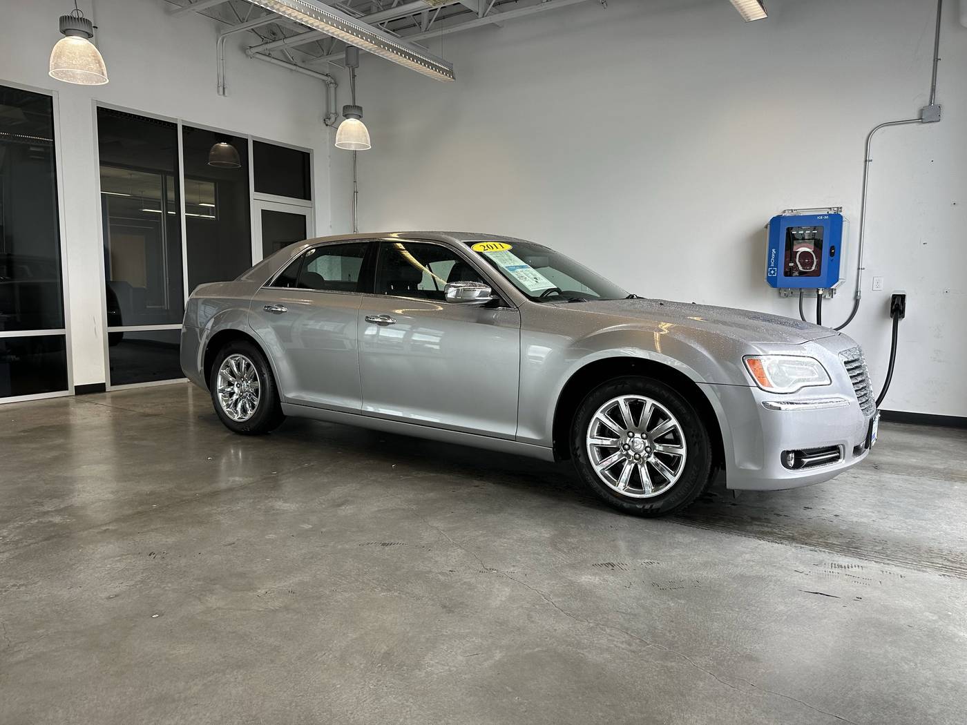 2011 Chrysler 300 Limited — Sedan — 140,603 mi — Longview, WA