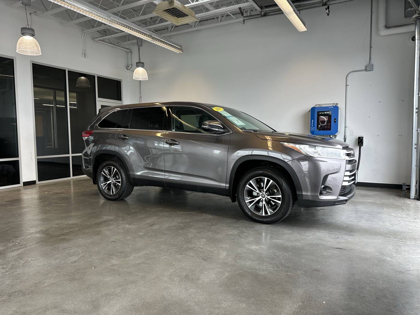 2019 Toyota Highlander LE V6 — SUV — 117,910 mi — Longview, WA