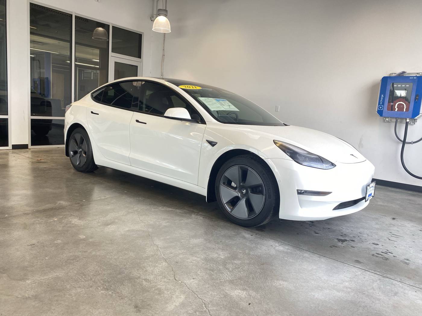 2021 Tesla Model 3 Long Range — Sedan — 21,956 mi — Longview, WA