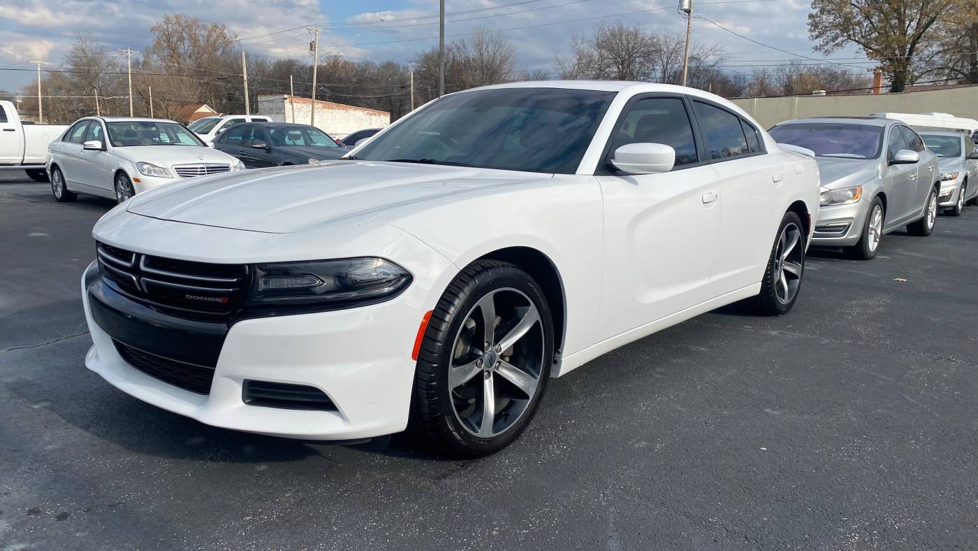 2017 Dodge Charger SE — Sedan — 104,838 mi — Paducah, KY