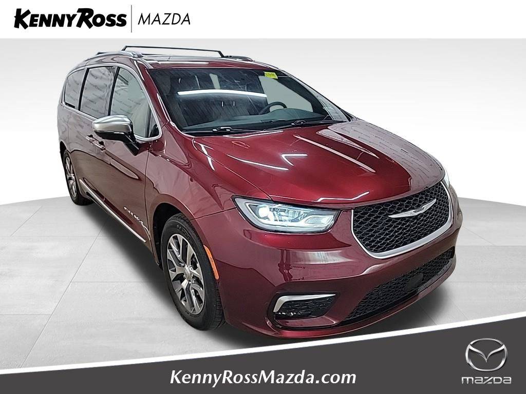 2023 Chrysler Pacifica Hybrid Pinnacle — Minivan — 26,032 mi — North Huntingdon, PA