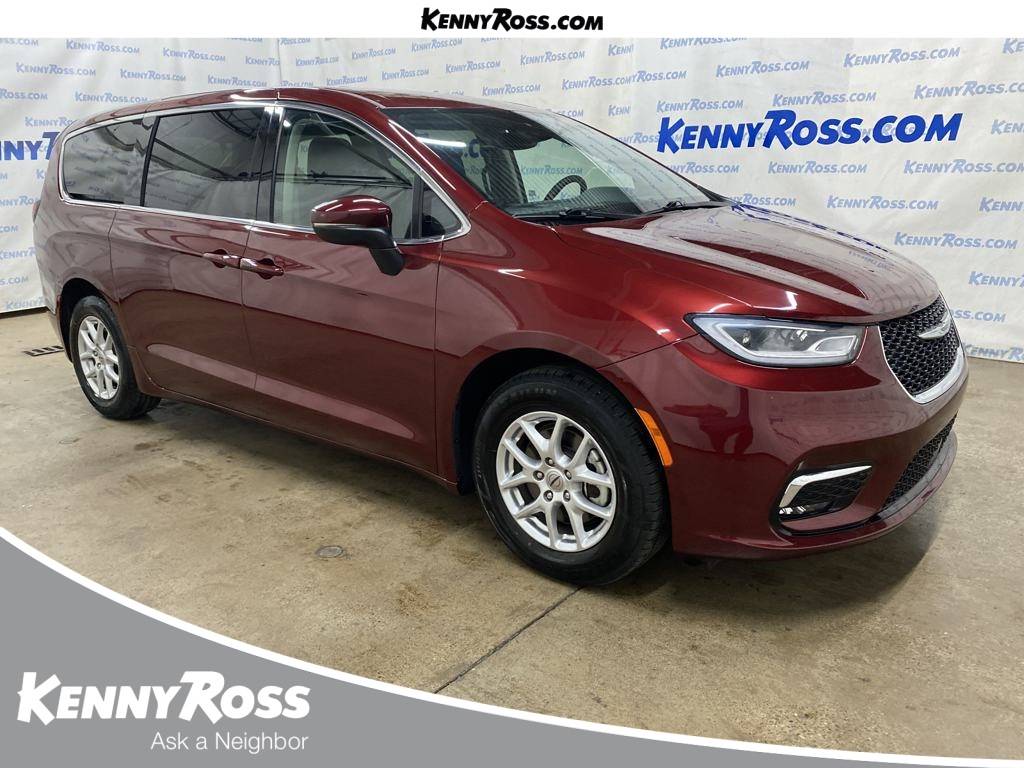 2023 Chrysler Pacifica Touring L — Minivan — 58,238 mi — North Huntingdon, PA