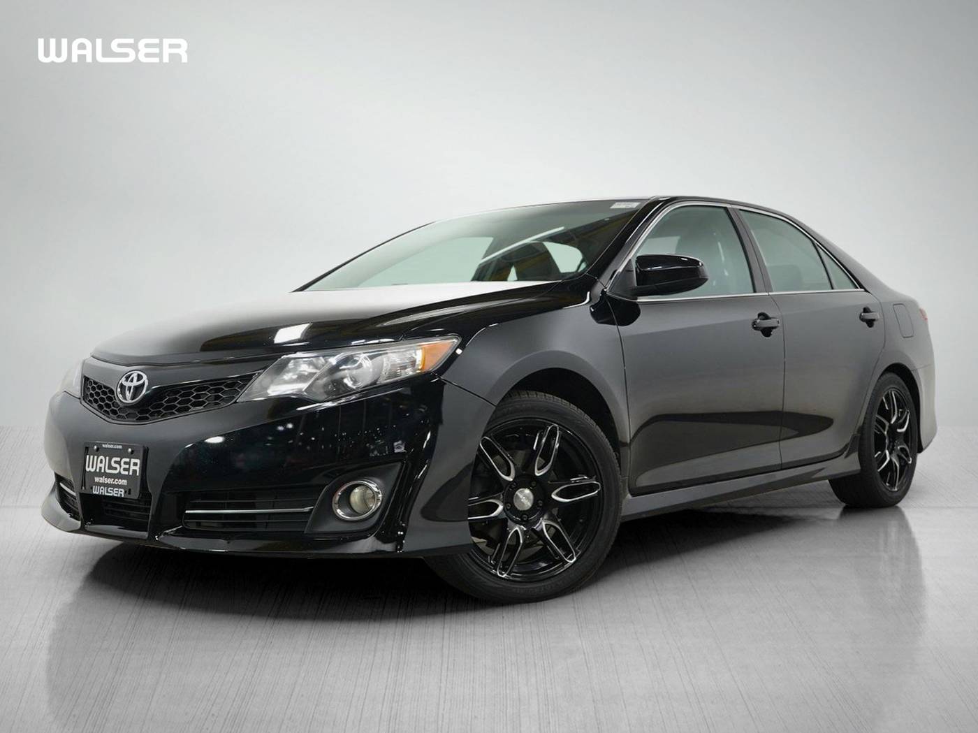 2014 Toyota Camry SE — Sedan — 135,014 mi — Burnsville, MN