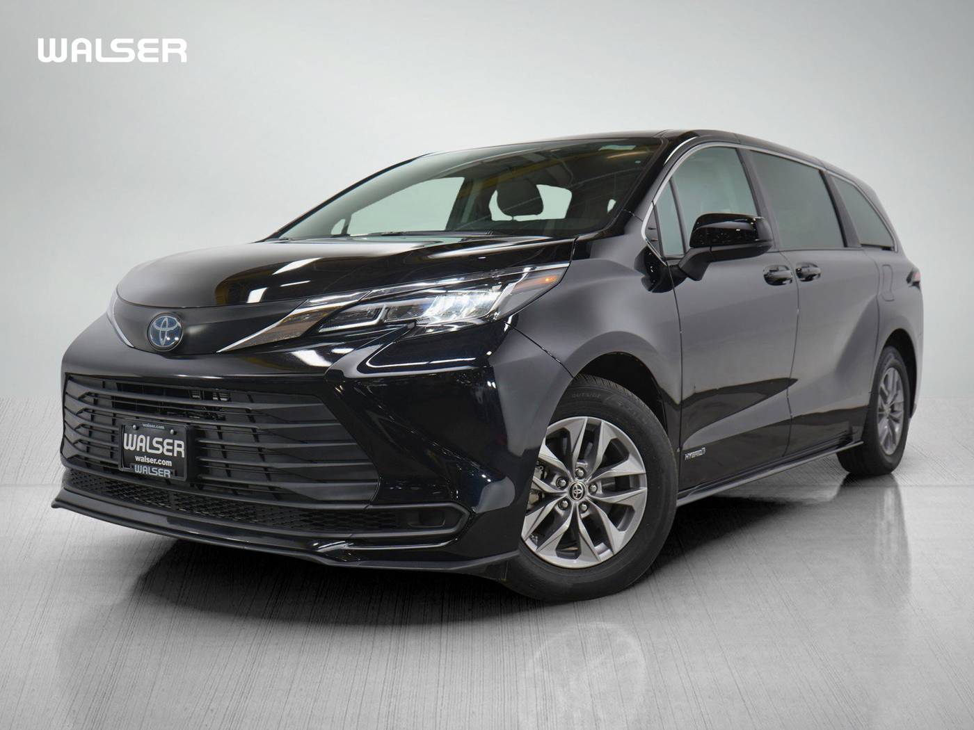 2021 Toyota Sienna LE — Minivan — 6,795 mi — Burnsville, MN