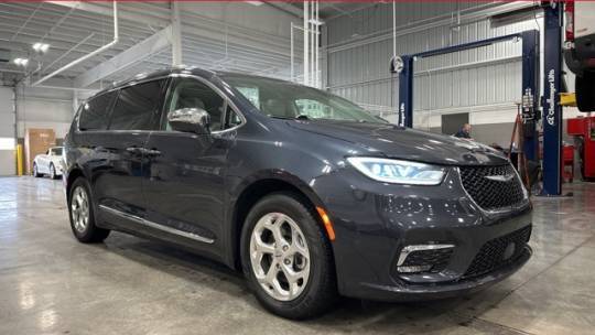 2021 Chrysler Pacifica Hybrid Limited — Minivan — 36,500 mi — Sandusky, OH