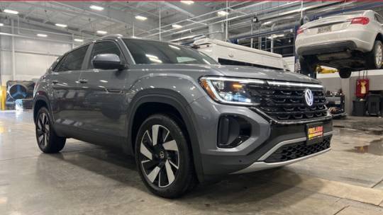 2024 Volkswagen Atlas Cross Sport SE with Technology — SUV — 9,475 mi — Sandusky, OH