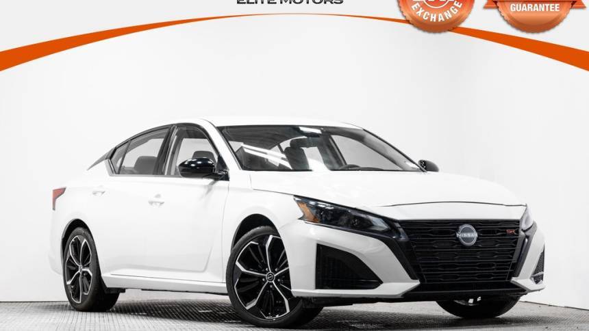 2023 Nissan Altima SR — Sedan — 2,443 mi — Waukegan, IL