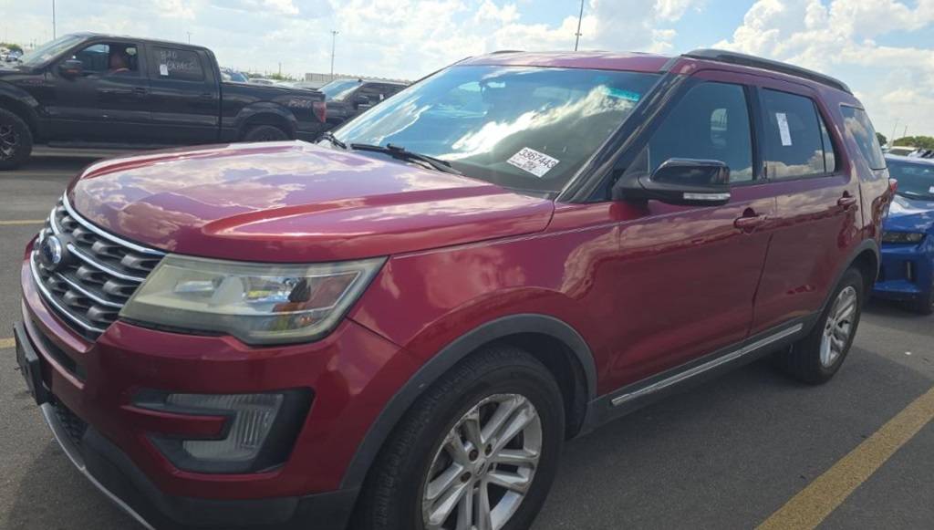 2017 Ford Explorer XLT — SUV — 52,662 mi — Waukegan, IL