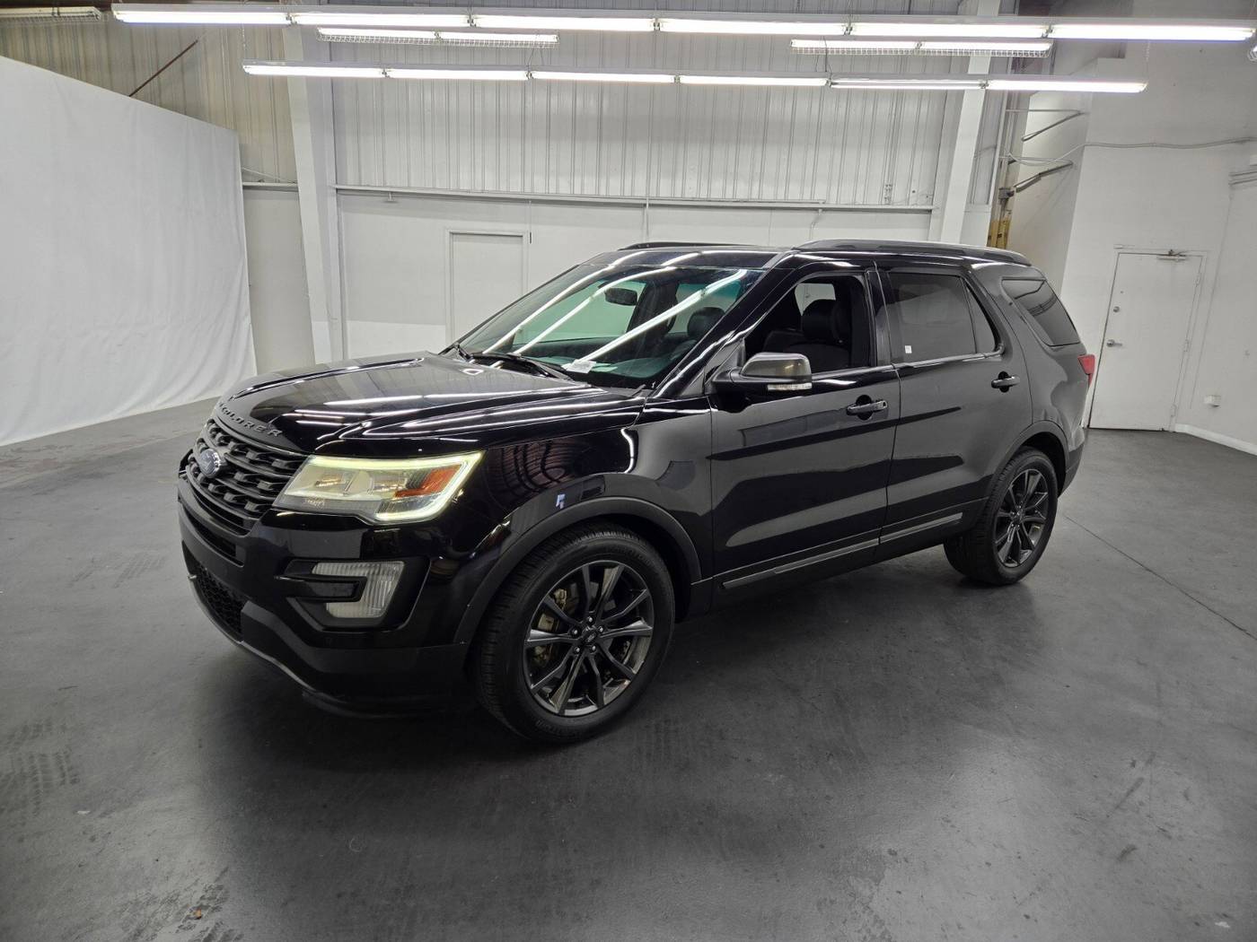 2017 Ford Explorer XLT — SUV — 98,232 mi — Las Vegas, NV