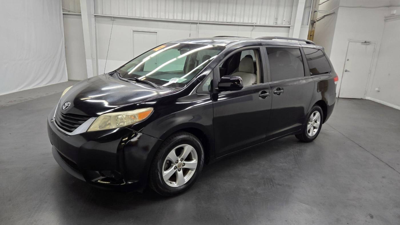 2012 Toyota Sienna LE — Minivan — 90,568 mi — Las Vegas, NV