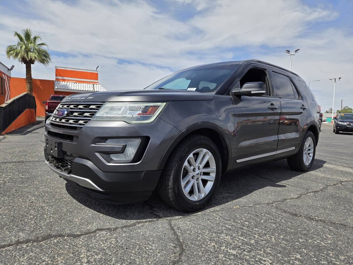 2017 Ford Explorer XLT — SUV — 94,000 mi — Las Vegas, NV