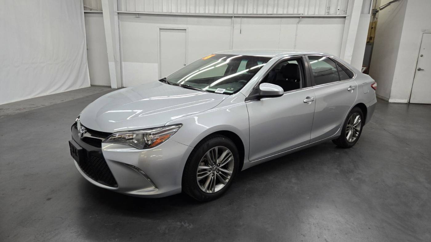 2015 Toyota Camry SE — Sedan — 89,124 mi — Las Vegas, NV