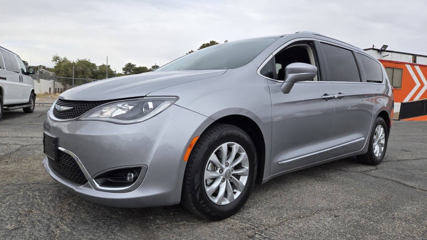 2018 Chrysler Pacifica Touring L — Minivan — 77,131 mi — Las Vegas, NV