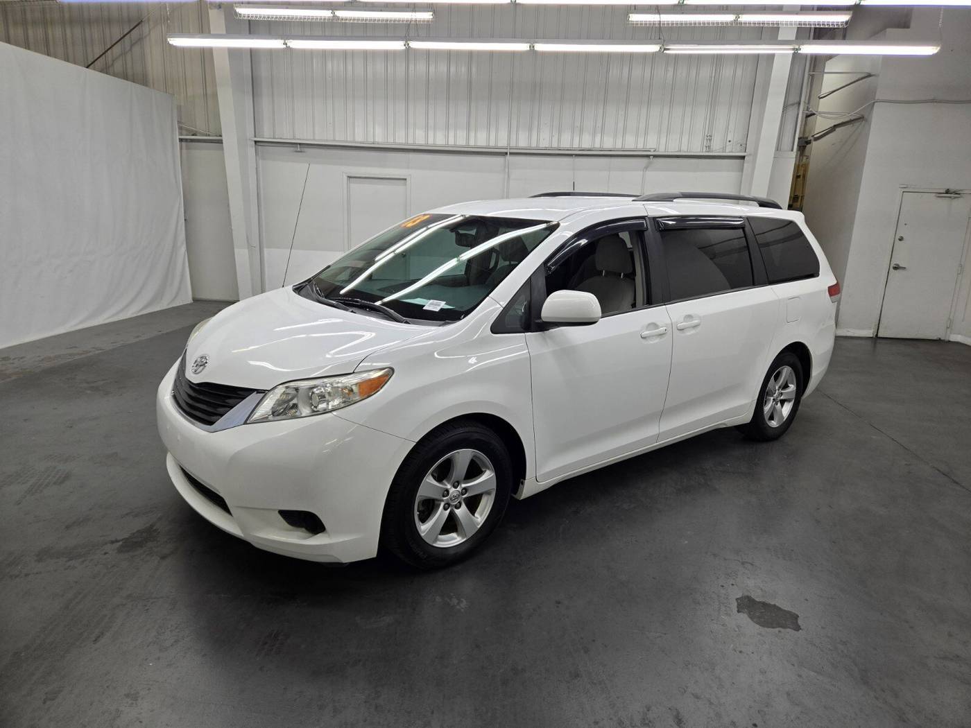 2013 Toyota Sienna LE — Minivan — 111,369 mi — Las Vegas, NV