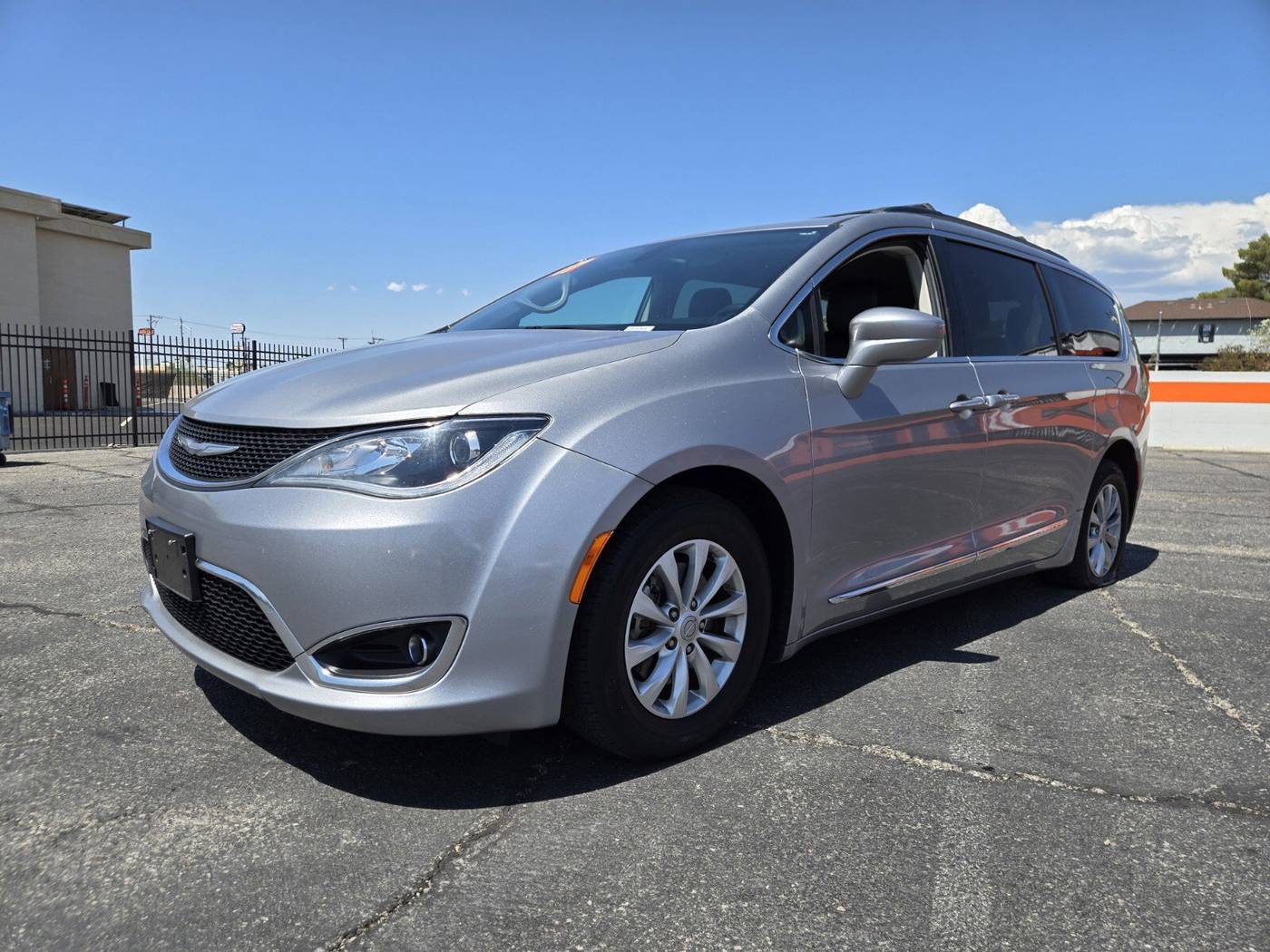 2017 Chrysler Pacifica Touring L — Minivan — 92,363 mi — Las Vegas, NV