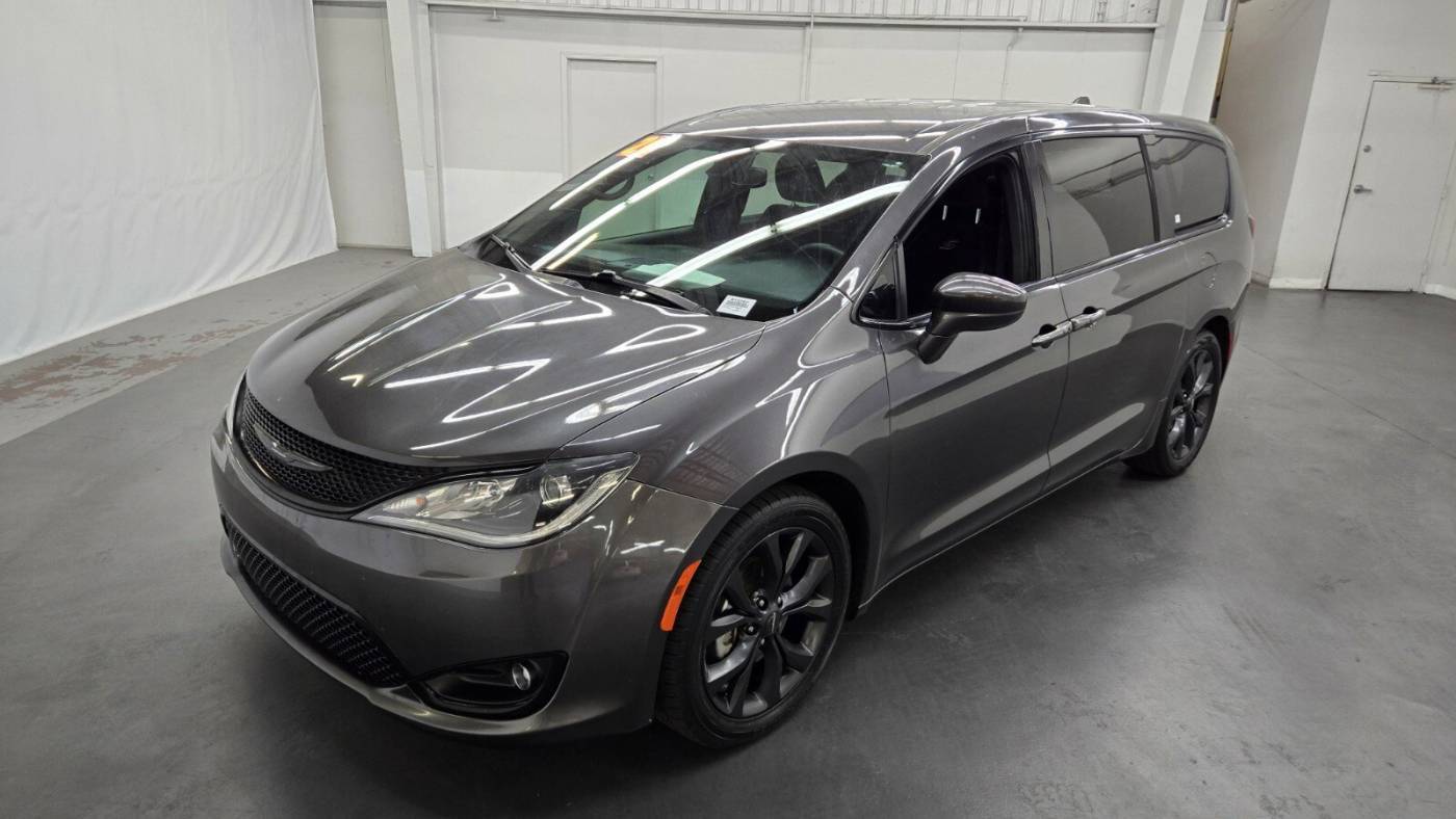 2020 Chrysler Pacifica Touring — Minivan — 68,687 mi — Las Vegas, NV
