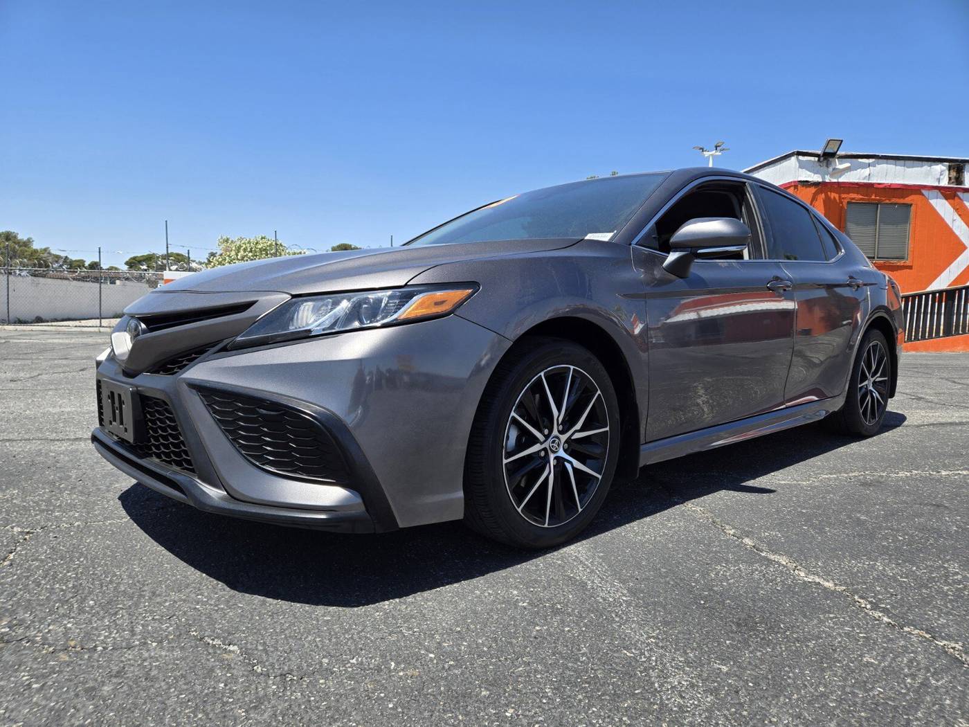 2023 Toyota Camry SE — Sedan — 32,482 mi — Las Vegas, NV