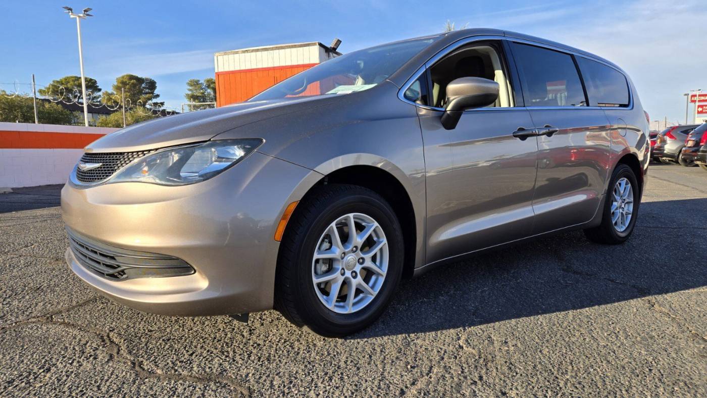 2017 Chrysler Pacifica Touring — Minivan — 90,114 mi — Las Vegas, NV