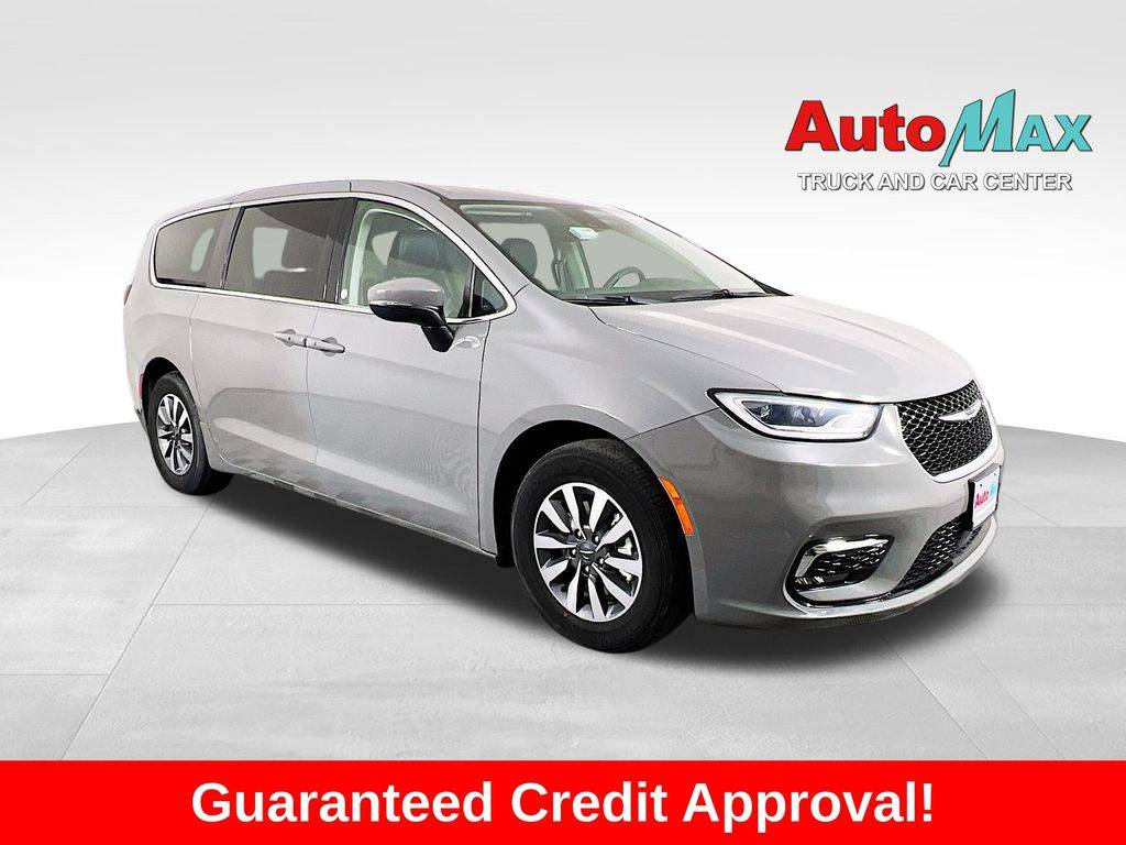 2023 Chrysler Pacifica Hybrid Touring L — Minivan — 32,290 mi — Farmington, NM