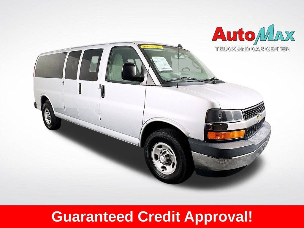 2017 Chevrolet Express Passenger LT — Passenger Van — 20,632 mi — Farmington, NM