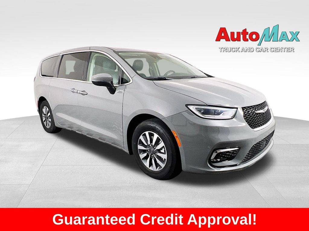 2023 Chrysler Pacifica Hybrid Touring L — Minivan — 43,364 mi — Farmington, NM