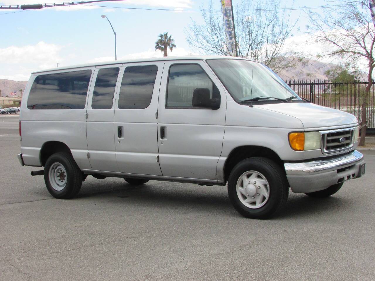 2006 Ford Econoline Wagon E-150 Super Duty Chateau — Passenger Van — 150,711 mi — Las Vegas, NV