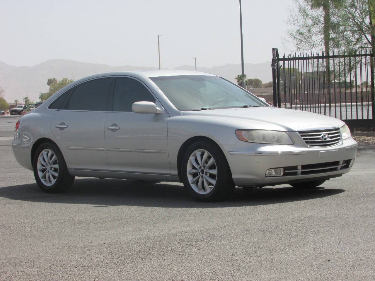 2006 Hyundai Azera Limited — Sedan — 79,932 mi — Las Vegas, NV