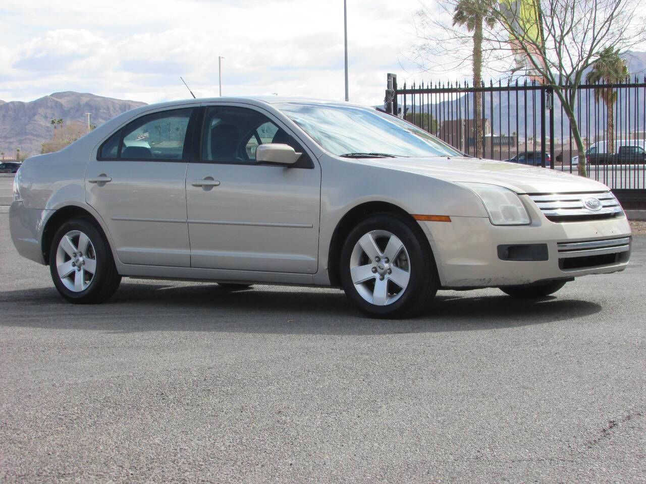 2009 Ford Fusion SE — Sedan — 72,049 mi — Las Vegas, NV