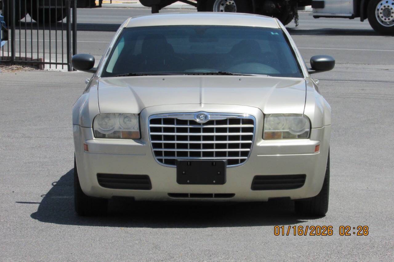 2006 Chrysler 300 Base — Sedan — 70,119 mi — Las Vegas, NV