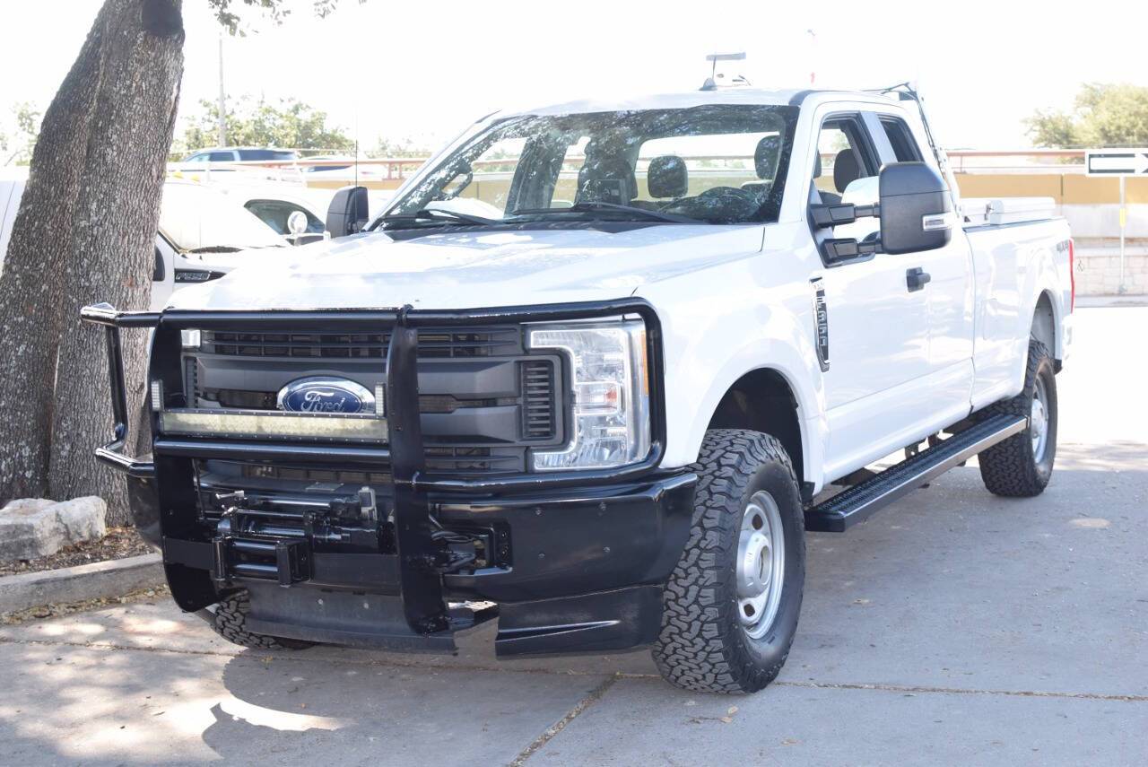 2017 Ford Super Duty F-350 XL — Pickup Truck — 175,637 mi — Round Rock, TX