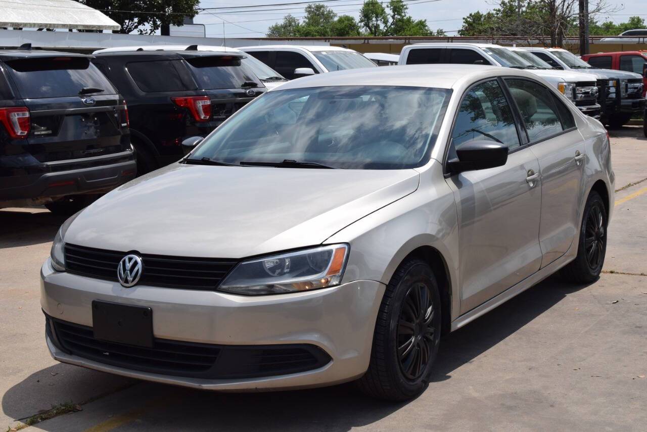 2013 Volkswagen Jetta Base — Sedan — 103,919 mi — Round Rock, TX