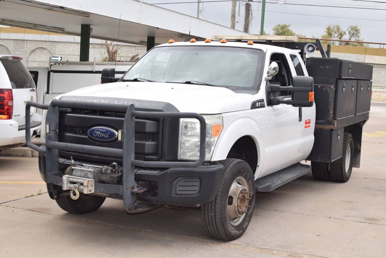 2016 Ford Super Duty F-350 Chassis Cab XL — Chassis Cab Truck — 155,858 mi — Round Rock, TX