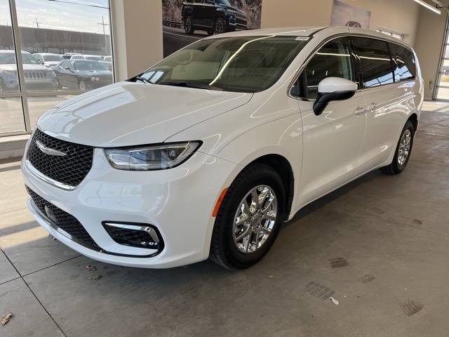 2023 Chrysler Pacifica Touring L — Minivan — 60,327 mi — FORT GRATIOT, MI