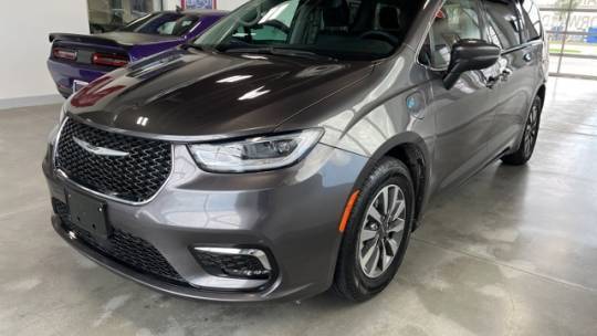 2023 Chrysler Pacifica Hybrid Touring L — Minivan — 64,308 mi — FORT GRATIOT, MI