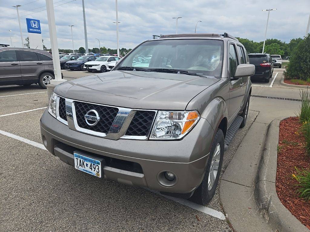 2006 Nissan Pathfinder LE