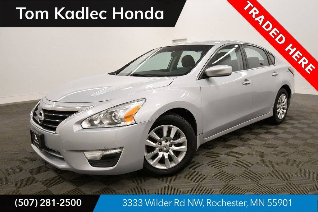 2015 Nissan Altima 2.5 S — Sedan — 129,127 mi — Rochester, MN