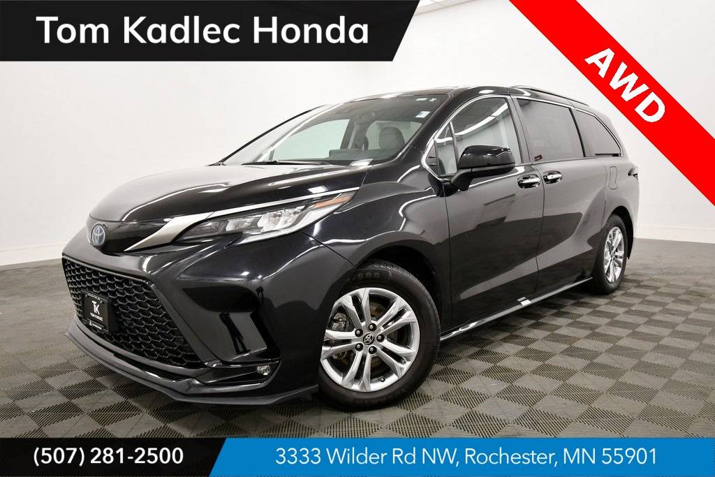 2022 Toyota Sienna XSE — Minivan — 30,919 mi — Rochester, MN