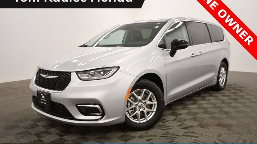 2024 Chrysler Pacifica Touring L — Minivan — 7,262 mi — Rochester, MN