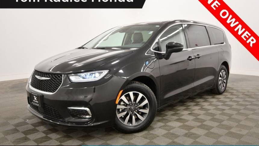 2023 Chrysler Pacifica Hybrid Touring L — Minivan — 49,429 mi — Rochester, MN