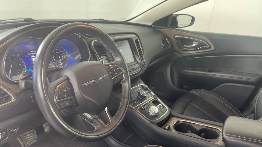 2015 chrysler 200 limited backup camera