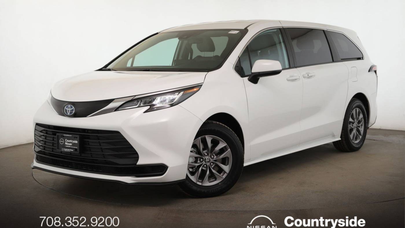 2023 Toyota Sienna LE — Minivan — 36,231 mi — Countryside, IL