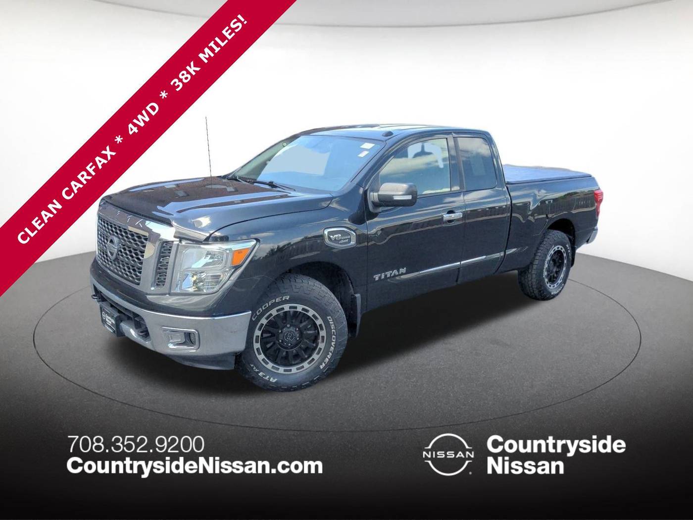 2017 Nissan Titan SV — Pickup Truck — 38,156 mi — Countryside, IL