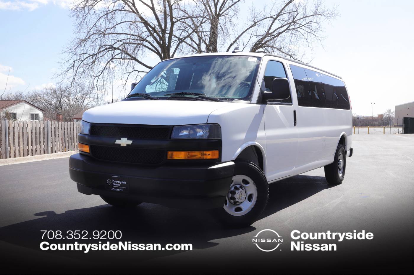 2022 Chevrolet Express Passenger LS — Passenger Van — 41,779 mi — Countryside, IL
