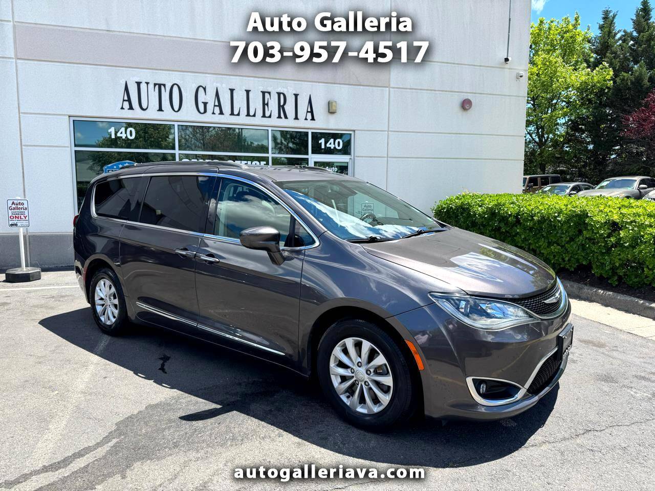 2017 Chrysler Pacifica Touring L — Minivan — 121,125 mi — Chantilly, VA