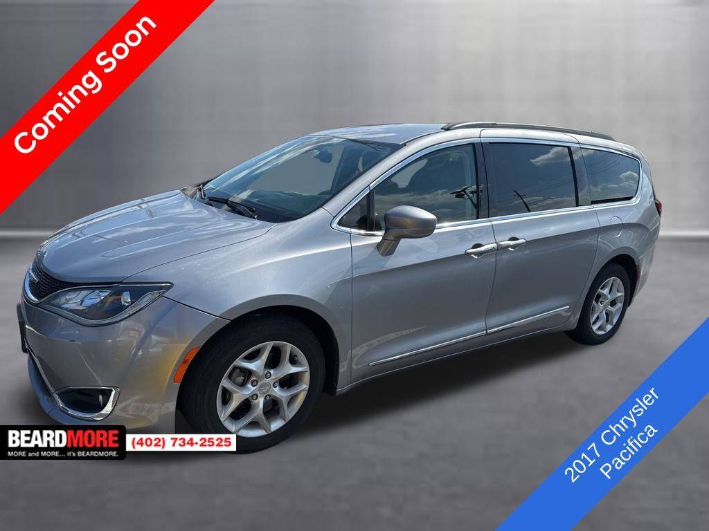 2017 Chrysler Pacifica Touring L — Minivan — 116,372 mi — Bellevue, NE
