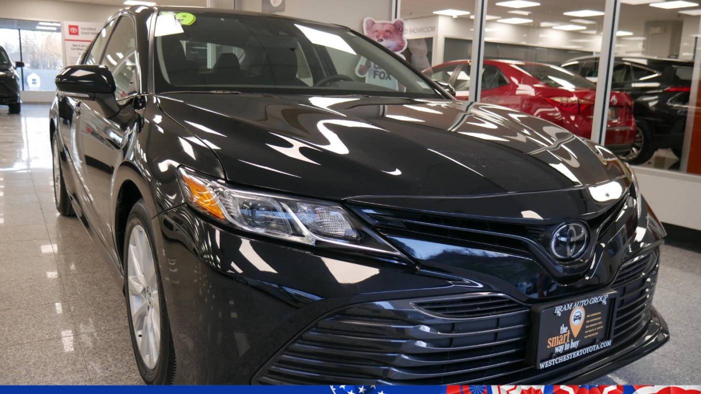 2019 Toyota Camry LE — Sedan — 24,401 mi — Yonkers, NY