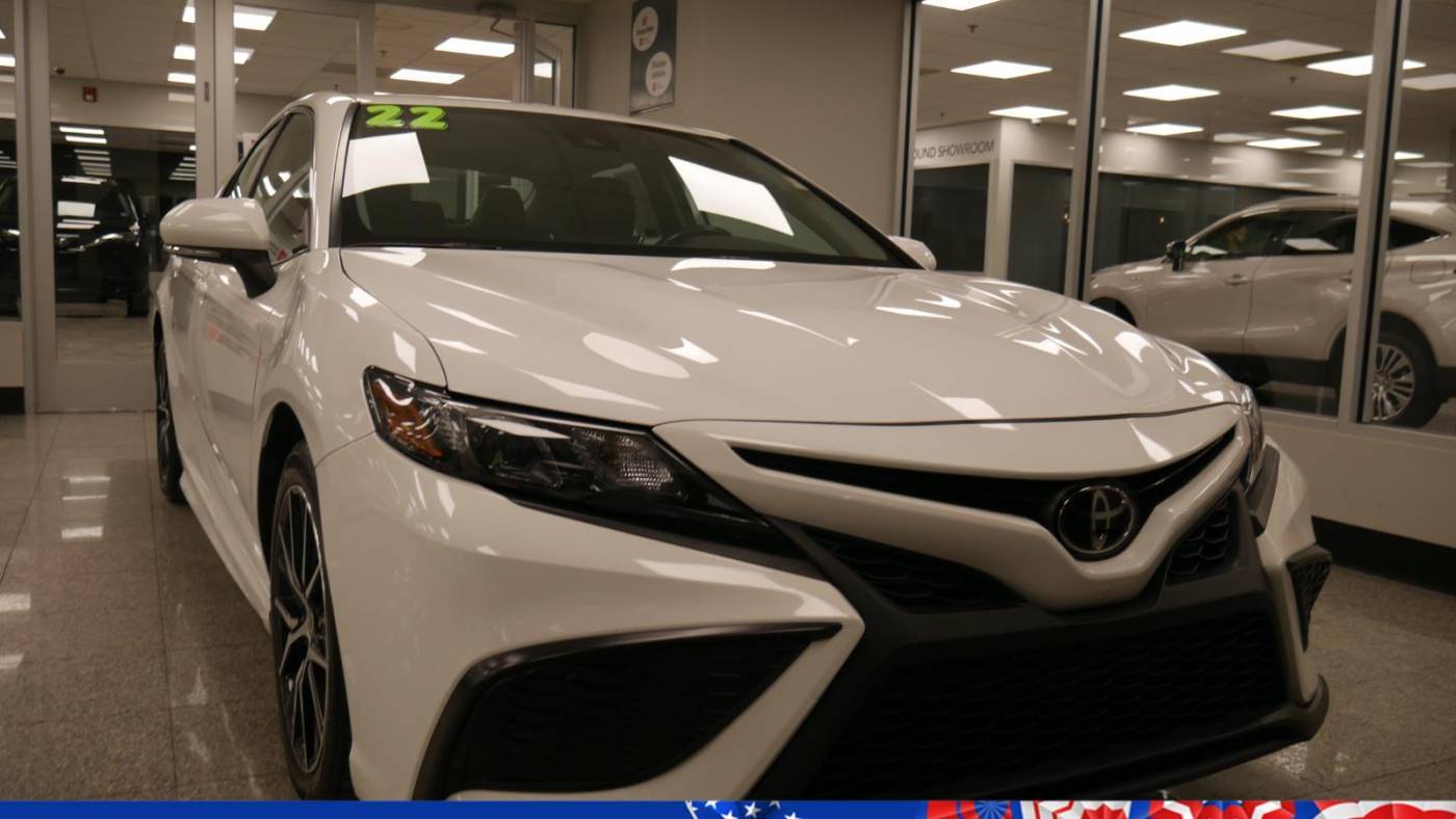 2022 Toyota Camry SE — Sedan — 61,404 mi — Yonkers, NY